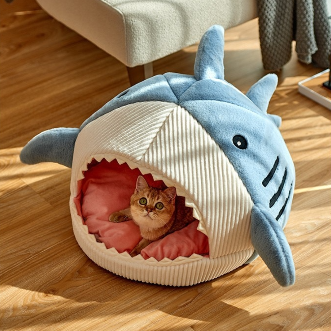 Enclosed Warm Shark Cat Bed